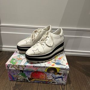 STELLA MCCARTNEY
White Elyse Stars Platform Lace-Ups